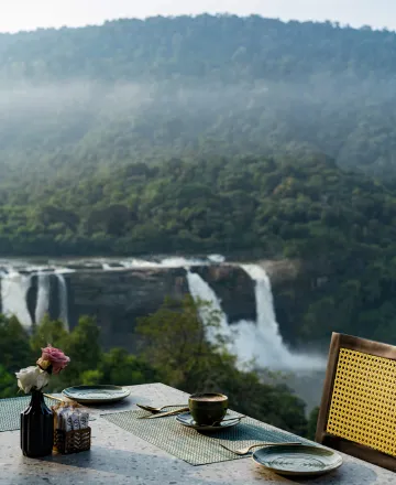 misty dining slide2